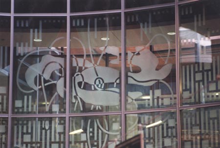 WDR: Kantinenglaswand