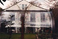 Wohnhaus, bemalte Wand im Wintergarten